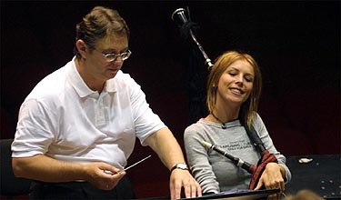 con Víctor Pablo, director da Sinfónica nos ensaios para o concerto de María Pita - 2002
